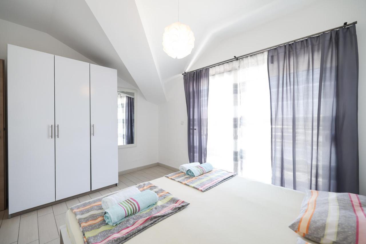 Apartments Nicola With Private Pool Bibinje Exterior photo